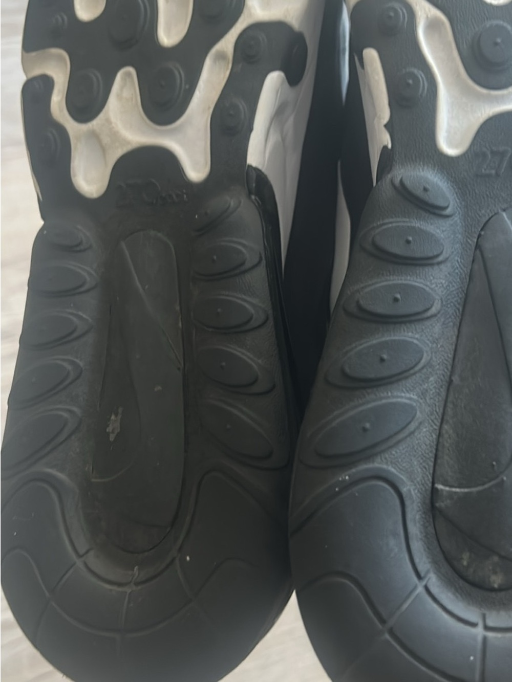 Nike women’s Black and White Air Max Running Sneakers - Picture 5 of 12